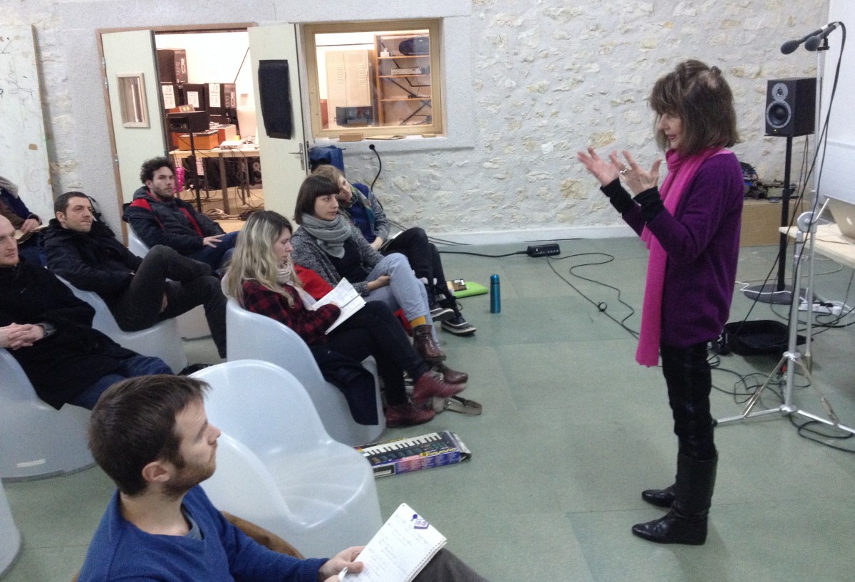 Kaye Mortley intervenant à l'école d'art de Bourges en février 2014 © Jean-Michel Ponty