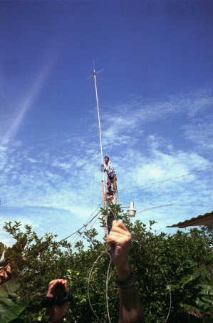 radio antena mano