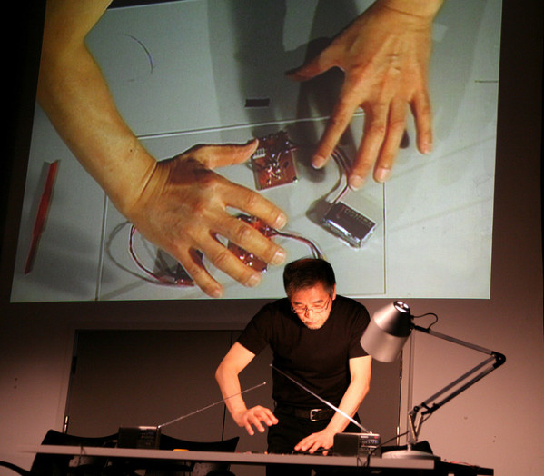 Tetsuo Kogawa ou la radio à mains nues